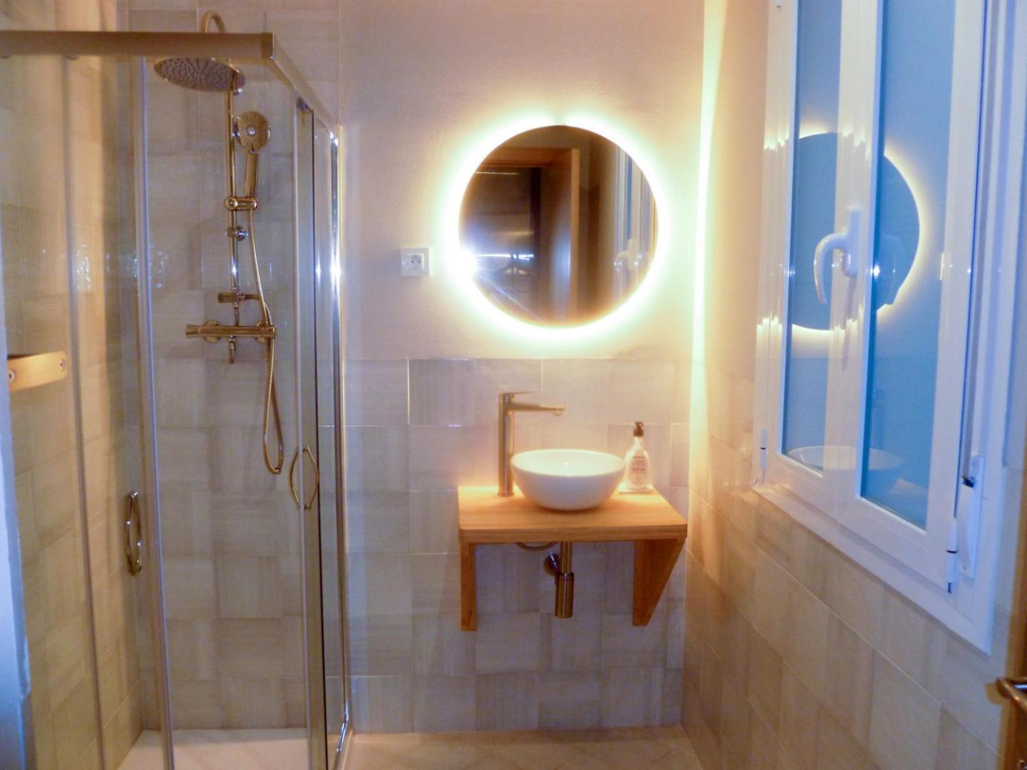 Quadruple Room Private Bathroom