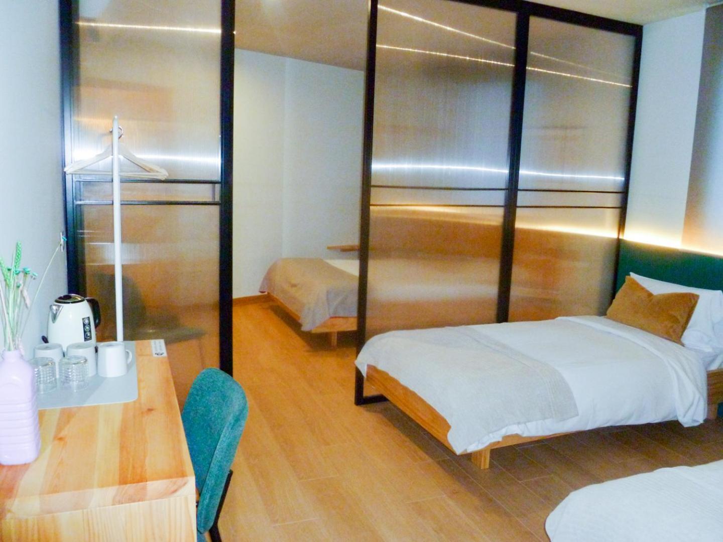 Quadruple Room Private Bathroom